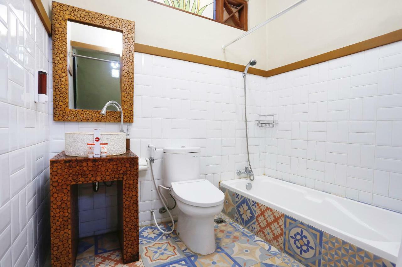 Oyo 1072 Kampung Condro Wulan Guesthouse Maguwo Exterior photo